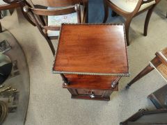 Mahogany pedestal Thumbnail 2