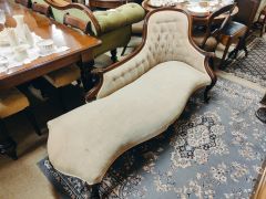Victorian mahogany couch  Thumbnail 2