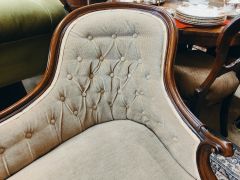 Victorian mahogany couch  Thumbnail 3