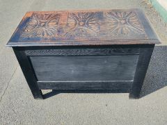 Oak coffer Thumbnail 4