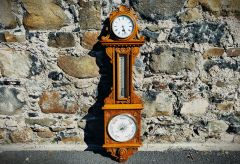 Edwardian oak cased barometer  Thumbnail 4