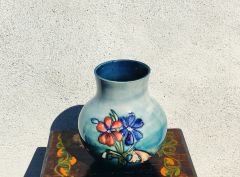 Moorecroft vase Thumbnail 3