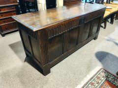 18th century oak coffer Thumbnail 3