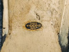 Two wooden 1920s decoy pigeons Thumbnail 3