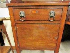 Georgian mahogany sideboard Thumbnail 4