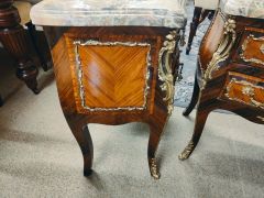 Pair of marble top pedestals Thumbnail 3