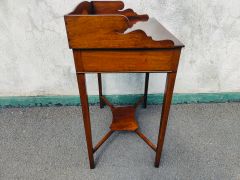 Georgian mahogany side table Thumbnail 3