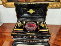 Victorian paper mache & mother of pearl tea caddy Thumbnail 4