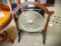 Victorian brass gong on mahogany stand Thumbnail 2