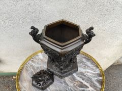 Chinese bronze vase Thumbnail 4