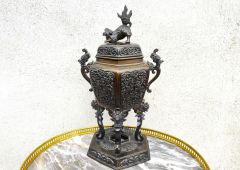Chinese bronze vase Thumbnail 6