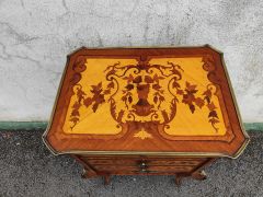 French pedestal Thumbnail 2