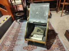 Victorian brass coal box /  scuttle Thumbnail 2