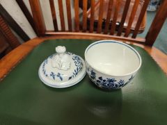 18th century worcester bowl & lid Thumbnail 3