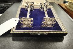 Pair of irish silver knife rests Thumbnail 3