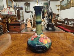 Moorcroft lamp  Thumbnail 6