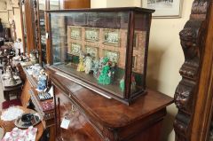 Mahogany glass cased art gallery Thumbnail 2