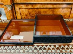 Korean wooden box with mother of pearl inlay Thumbnail 3