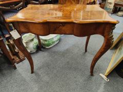 Victorian burr-walnut side table with drawer Thumbnail 3