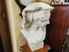 Marble Bust of lady Thumbnail 2