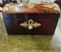 Victorian burr-walnut tea caddy Thumbnail 2