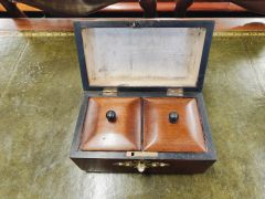 Victorian burr-walnut tea caddy Thumbnail 4