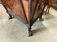 19th century mahogany wine Cellarette Thumbnail 4