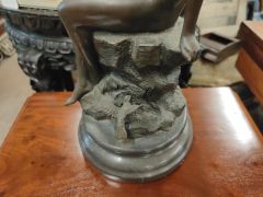 Bronze figure Thumbnail 3