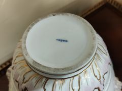 Pair of berlin covered vases Thumbnail 6