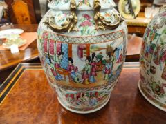 Pair of 19th century chinese/cantonese vases Thumbnail 3