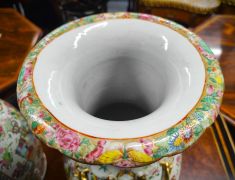 Pair of 19th century chinese/cantonese vases Thumbnail 3
