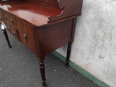 Georgian mahogany sideboard Thumbnail 4