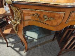 French kingwood leather top desk Thumbnail 3