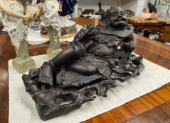 Carved wooden chinese figure / buddha Thumbnail 2