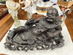 Carved wooden chinese figure / buddha Thumbnail 6