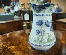 Macintyre jug Thumbnail 2