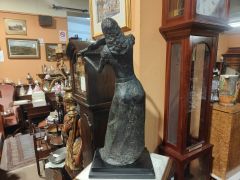 Bronze figure , signed Thumbnail 2