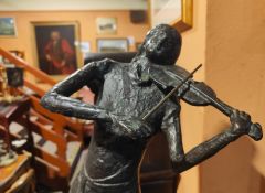 Bronze figure , signed Thumbnail 3