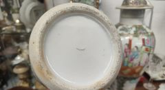 Pair of chinese / cantonese vases  Thumbnail 4