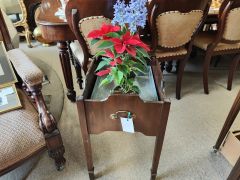Mahogany jardiniere Thumbnail 2