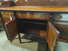 Georgian mahogany sideboard Thumbnail 6