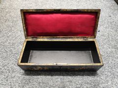 Victorian paper mache box Thumbnail 3