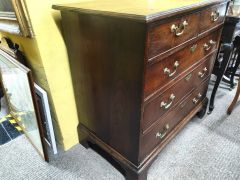 Georgian mahogany chest of drawers Thumbnail 3