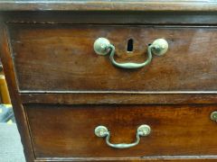 Georgian mahogany chest of drawers Thumbnail 4