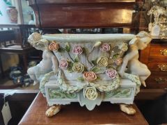 German porcelain centre vase  Thumbnail 3