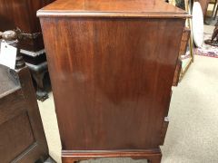 Georgian mahogany chest of drawers Thumbnail 3
