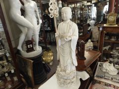 Chinese porcelain figure Thumbnail 1