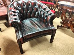 Button back leather armchair Thumbnail 2