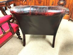 Button back leather armchair Thumbnail 3