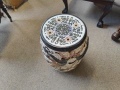 Chinese porcelain stool Thumbnail 2